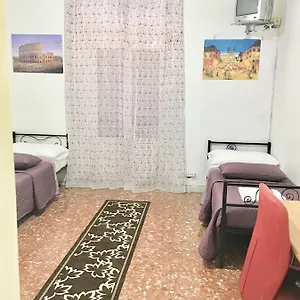 Hostal New Golden House